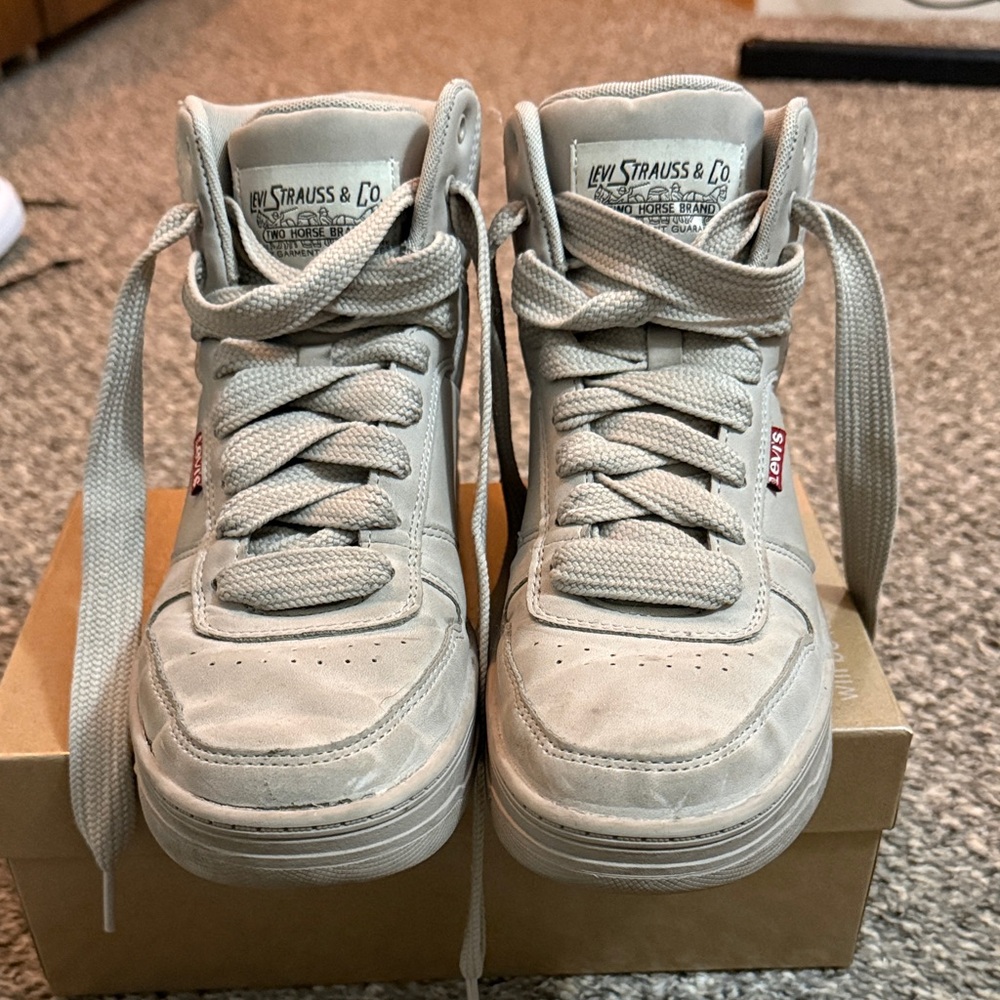 Levi's Light Gray High-Top Sneakers